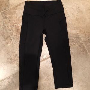Lululemon crops with pockets
